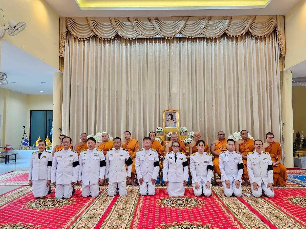 โรงเรียนเจียงทองพิทยาคม ร่วมพิธีบำเพ็ญกุศลสตมวาร ๑๐๐ วัน เพื่ออุทิศถวายเป็นพระราชกุศลสมเด็จพระนางเจ้าสิริกิติ์ พระบรมราชินีนาถ พระบรมราชชนนีพันปีหลวง